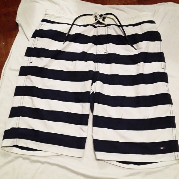 Tommy Hilfiger Unisex Swim Trunk Type Board Shorts - Picture 4 of 16